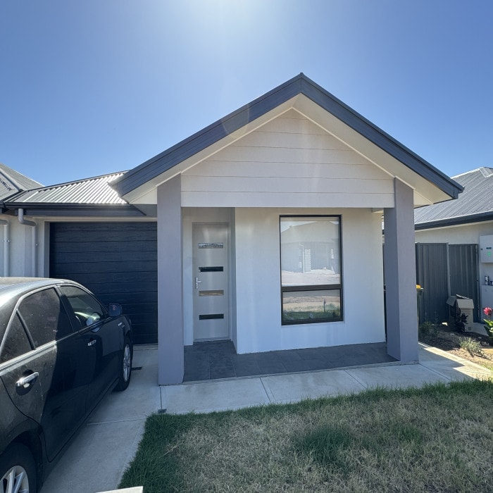 5 Willow Drive — exterior