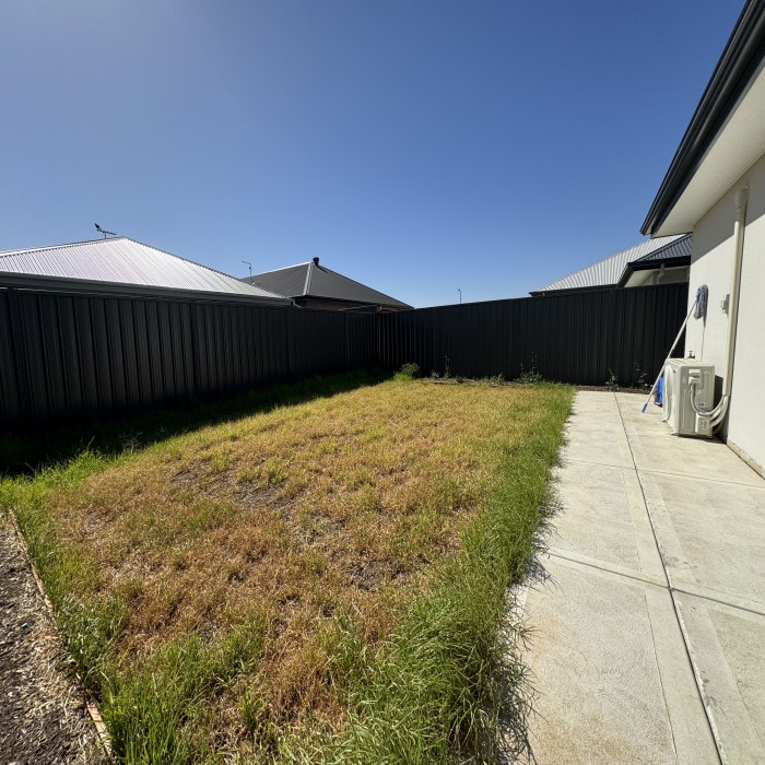 5 Willow Drive — photo 3 of 3
