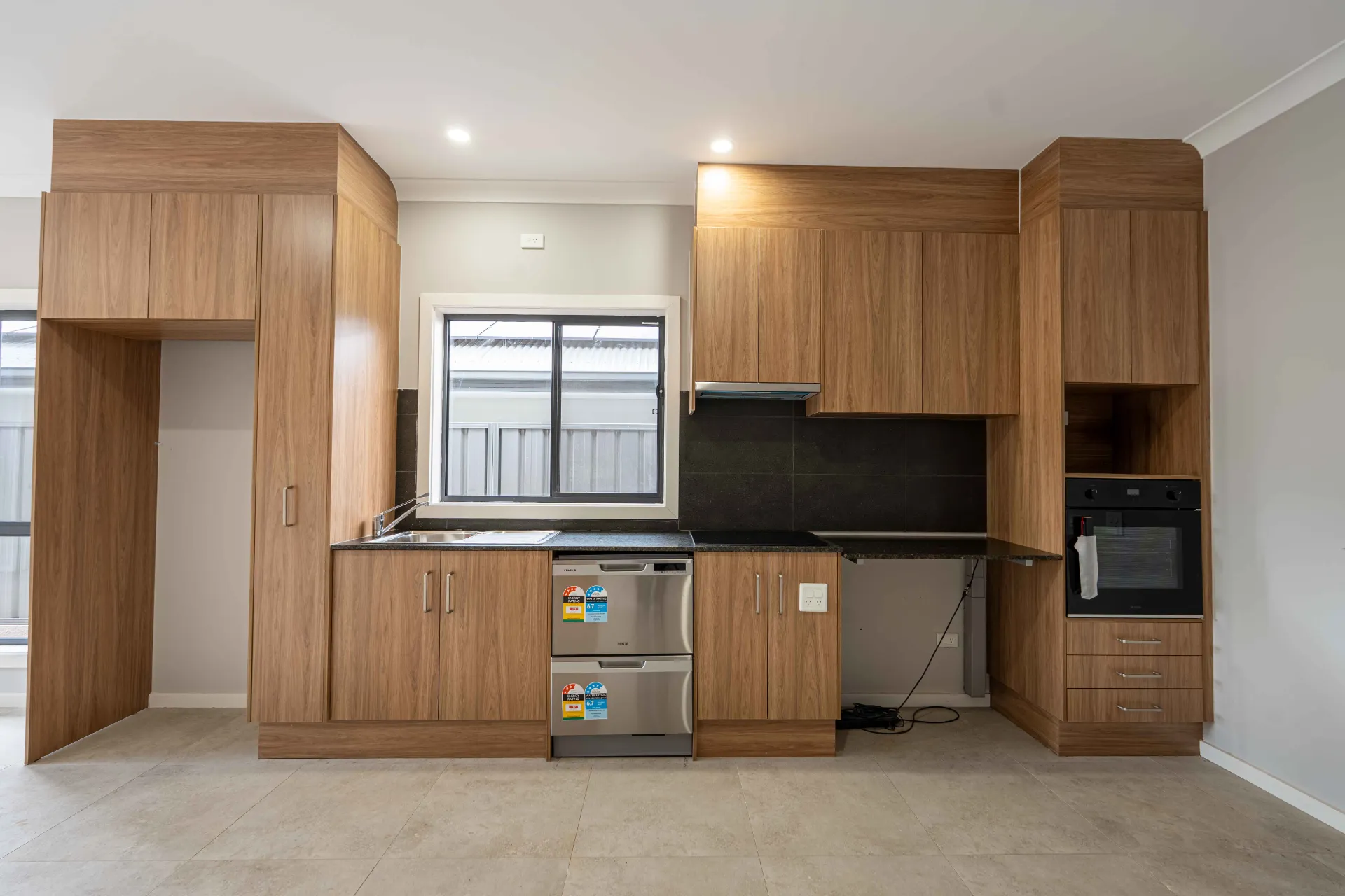 6 Heather Drive — photo 2 of 9