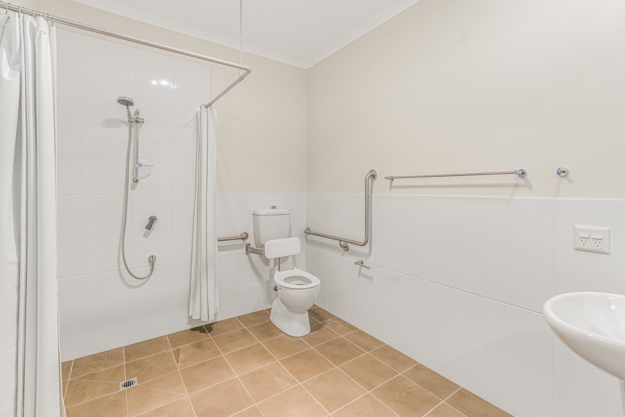 12 Fitzgibbon Court — photo 7 of 16