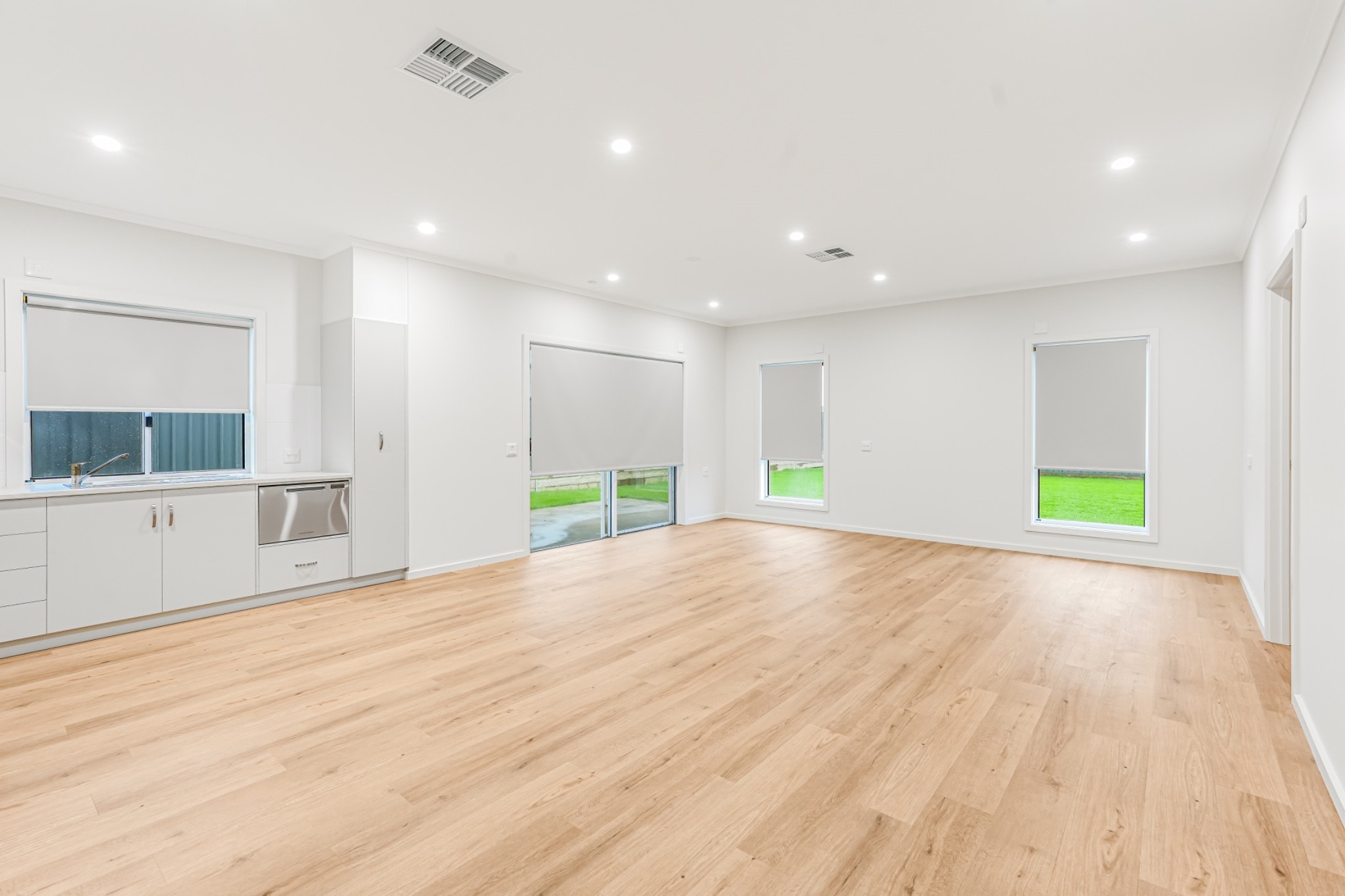12 Fitzgibbon Court — photo 5 of 16