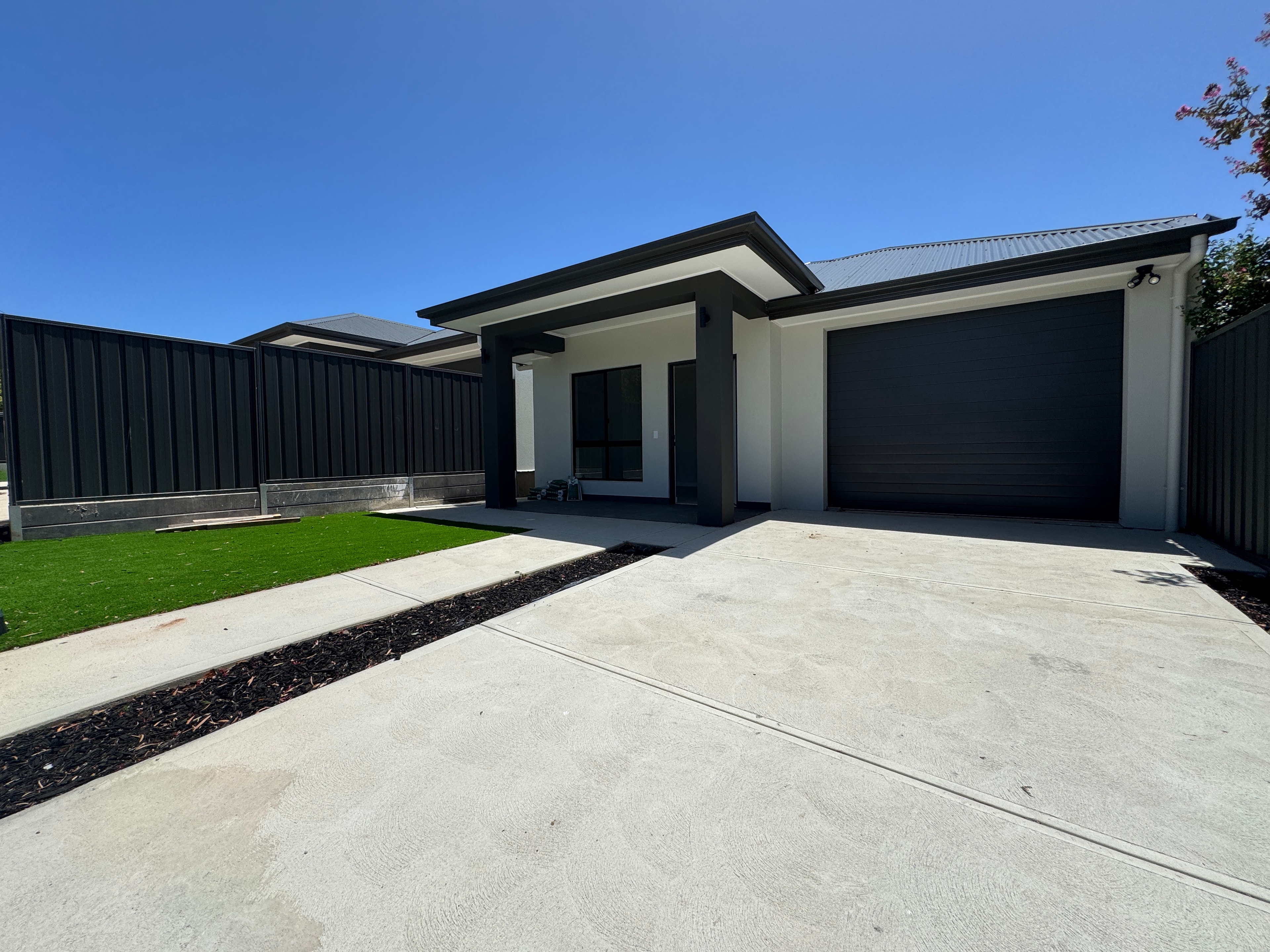 15A Emerald Road — photo 2 of 16