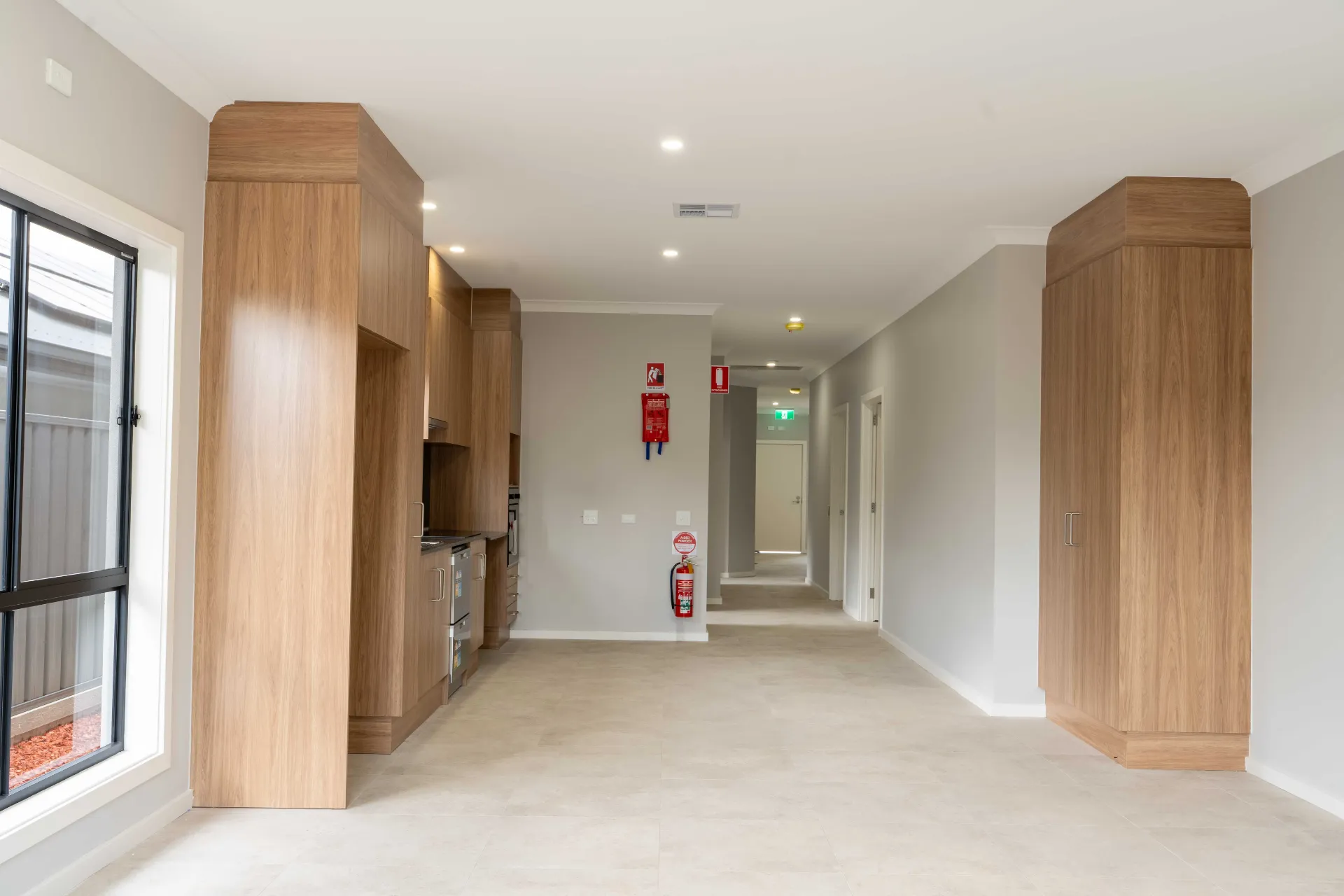 6 Heather Drive — photo 3 of 9