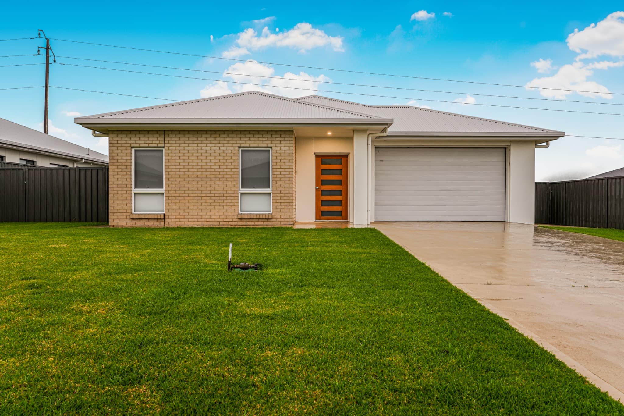 12 Fitzgibbon Court — exterior