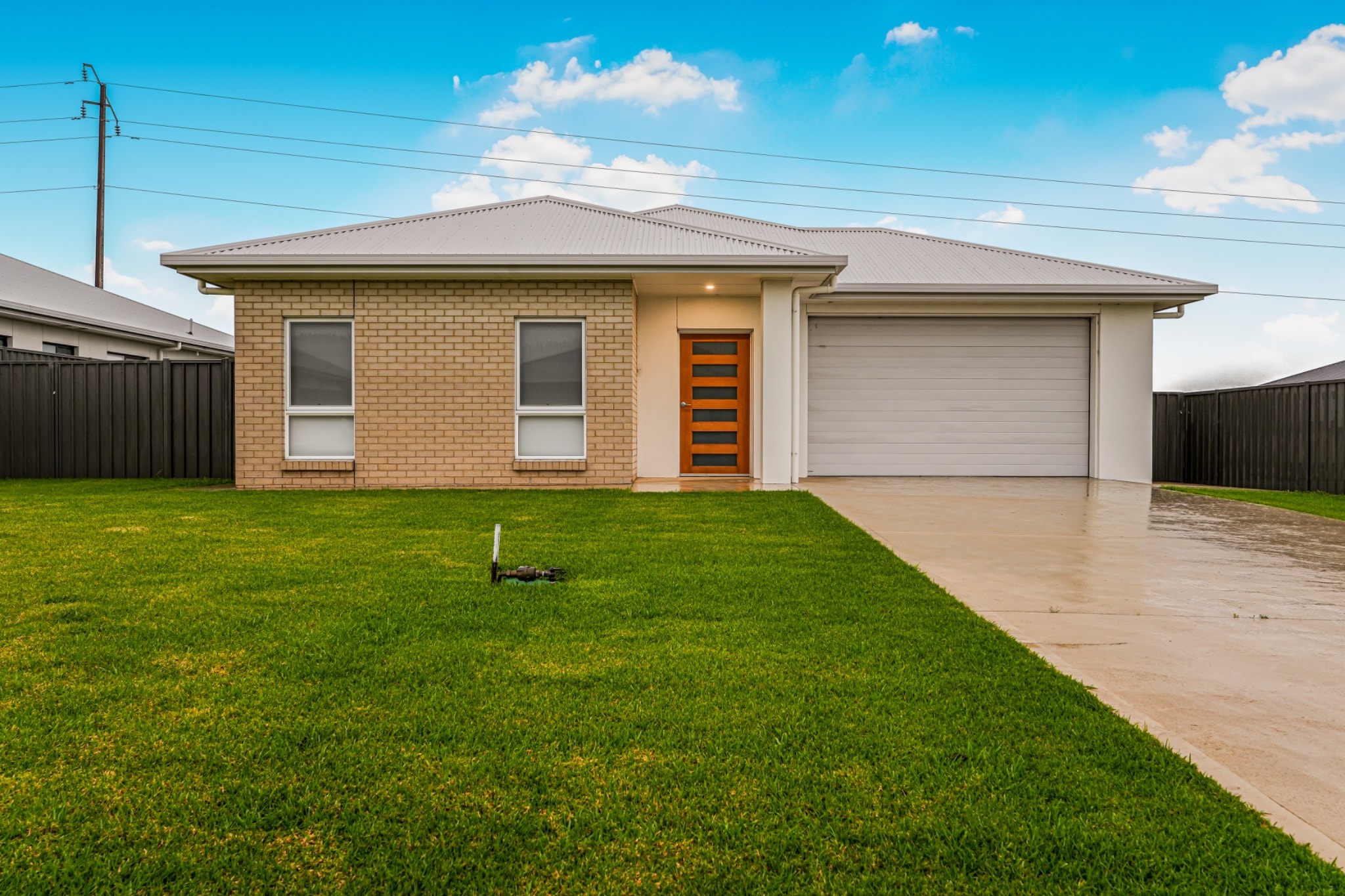 12 Fitzgibbon Court — exterior